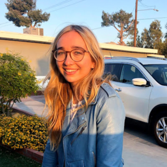 Meet your Posher, Zoee - Picture 1 of 1